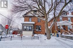 64 FULTON AVENUE  Ottawa, ON K1S 4Y6