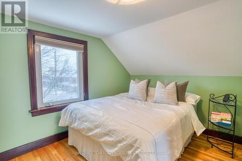 64 Fulton Avenue, Ottawa, ON - Indoor Photo Showing Bedroom
