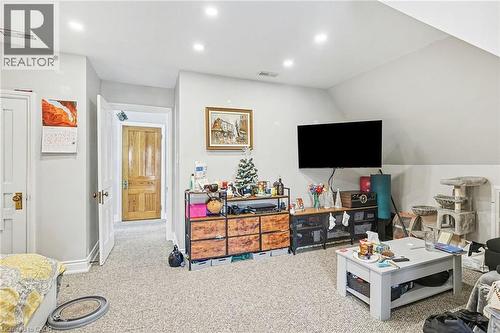 1316 E King Street E, Hamilton, ON - Indoor