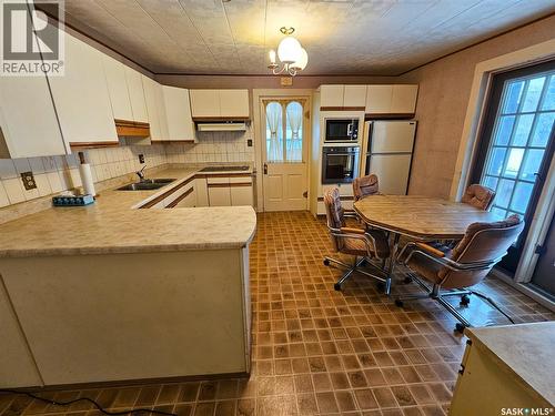 404 Brownlee Street, Herbert, SK - Indoor Photo Showing Kitchen With Double Sink