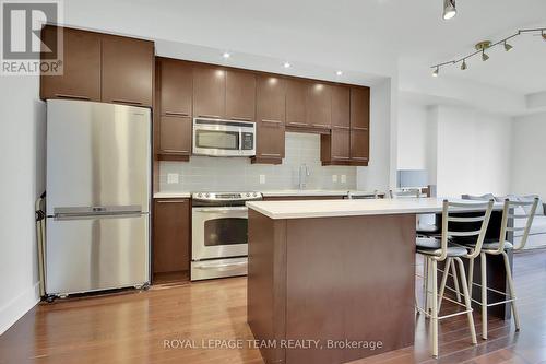 314 - 101 Richmond Road, Ottawa, ON - Indoor Photo Showing Kitchen With Upgraded Kitchen