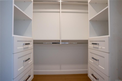 U3-3907 Cedar Hill Rd, Saanich, BC 