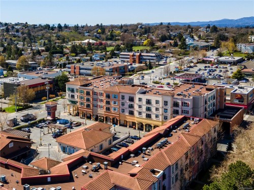 U3-3907 Cedar Hill Rd, Saanich, BC 