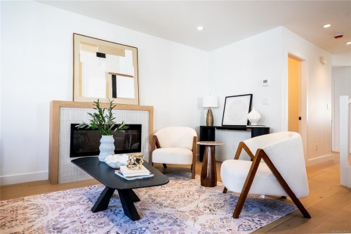 U3-3907 Cedar Hill Rd, Saanich, BC 