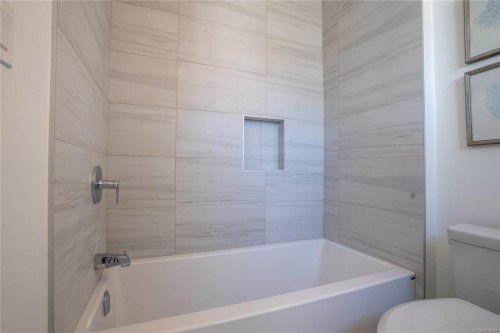 U5-3907 Cedar Hill Rd, Saanich, BC 