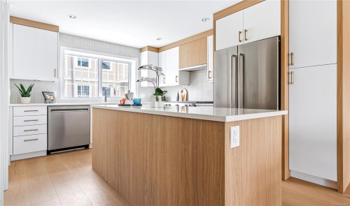 U10-3907 Cedar Hill Rd, Saanich, BC 