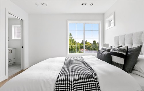 U10-3907 Cedar Hill Rd, Saanich, BC 