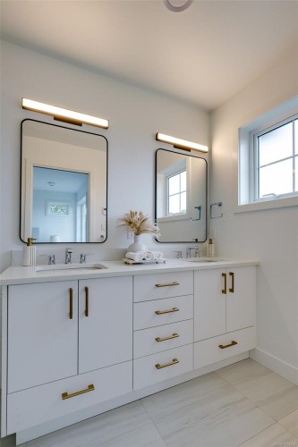 U12-3907 Cedar Hill Rd, Saanich, BC 