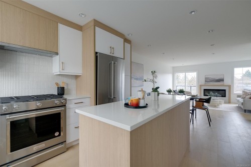 U12-3907 Cedar Hill Rd, Saanich, BC 