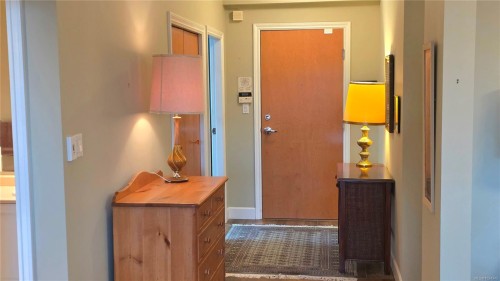 108-5329 Cordova Bay Rd, Saanich, BC - Indoor Photo Showing Other Room