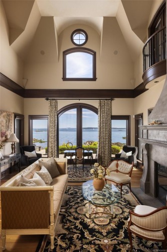 10493 Allbay Rd, Sidney, BC 