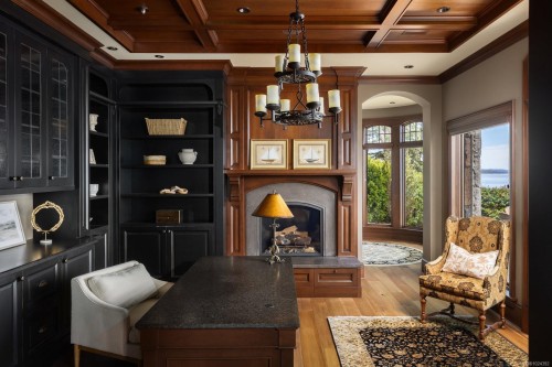 10493 Allbay Rd, Sidney, BC 