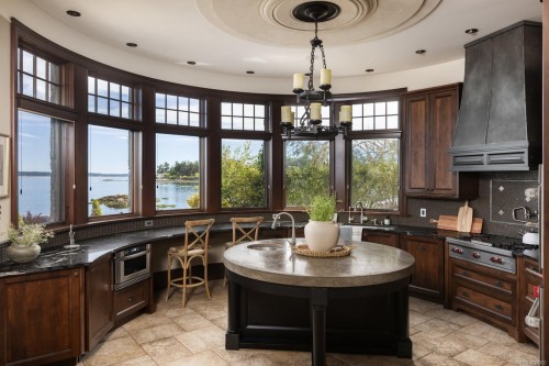 10493 Allbay Rd, Sidney, BC 