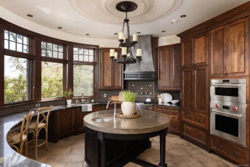 10493 Allbay Rd, Sidney, BC 