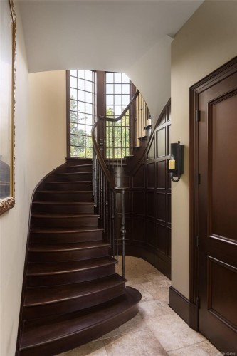 10493 Allbay Rd, Sidney, BC 