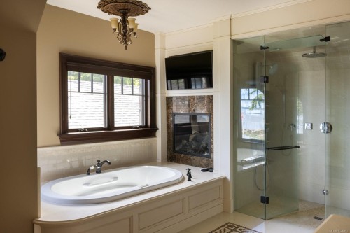 10493 Allbay Rd, Sidney, BC 