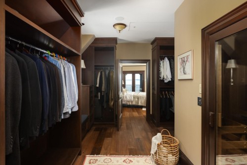 10493 Allbay Rd, Sidney, BC 