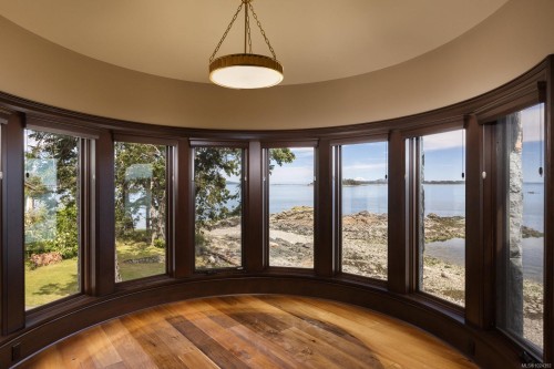 10493 Allbay Rd, Sidney, BC 