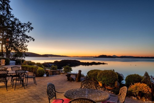 10493 Allbay Rd, Sidney, BC 