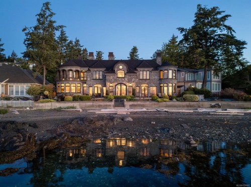 10493 Allbay Rd, Sidney, BC 