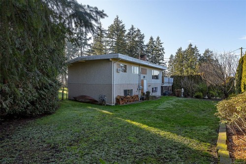 2139 Hemer Rd, Nanaimo, BC 