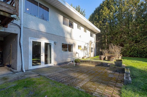 2139 Hemer Rd, Nanaimo, BC 