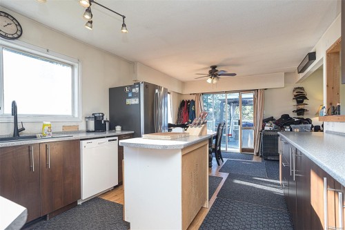 2139 Hemer Rd, Nanaimo, BC 