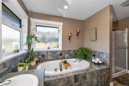 2510 Boompond Rd, Mill Bay, BC 