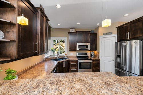 2510 Boompond Rd, Mill Bay, BC 