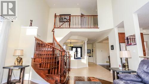 79 Sovereign'S Gate, Barrie, ON - Indoor Photo Showing Other Room