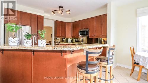 79 Sovereign'S Gate, Barrie, ON - Indoor Photo Showing Kitchen