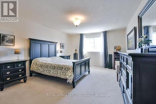 79 Sovereign'S Gate, Barrie, ON - Indoor Photo Showing Bedroom