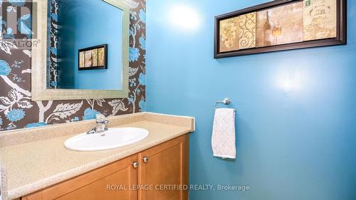 79 Sovereign'S Gate, Barrie, ON - Indoor Photo Showing Bathroom