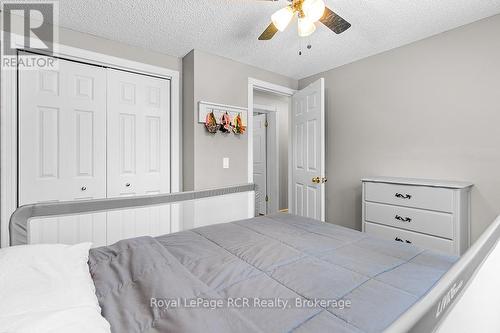 282848 Normanby-Bentinck Townline, West Grey, ON - Indoor Photo Showing Bedroom