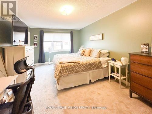 74 Caspian Square, Clarington, ON - Indoor Photo Showing Bedroom