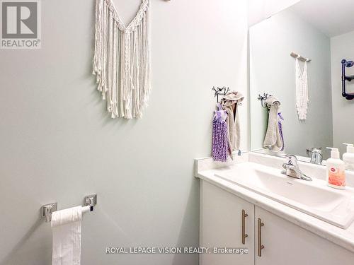 74 Caspian Square, Clarington, ON - Indoor Photo Showing Bathroom