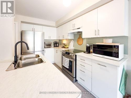 74 Caspian Square, Clarington, ON - Indoor Photo Showing Kitchen With Stainless Steel Kitchen With Double Sink