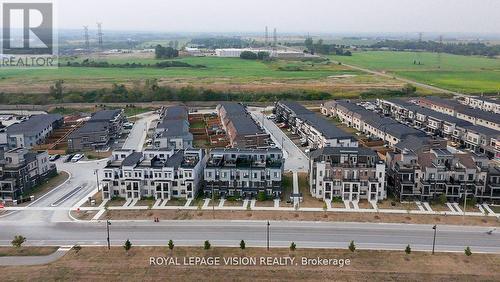 74 Caspian Square, Clarington, ON - Outdoor With View