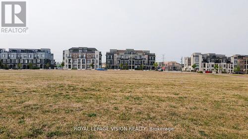 74 Caspian Square, Clarington, ON - Outdoor With View