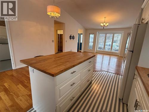 130 2Nd Avenue Se, Eston, SK - Indoor Photo Showing Kitchen
