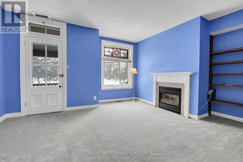 337 Lyon Street N, Ottawa, ON - Indoor Photo Showing Living Room With Fireplace