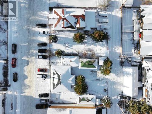 906 Main Street, Canmore, AB - Outdoor