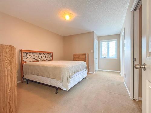 19 Hawthorn Crescent, Brandon, MB - Indoor Photo Showing Bedroom