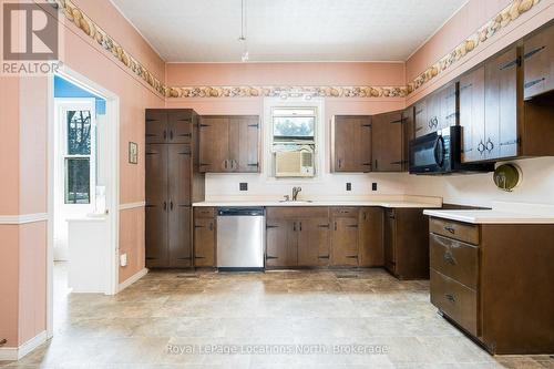 9038 County Rd 91 Road, Clearview, ON - Indoor Photo Showing Kitchen