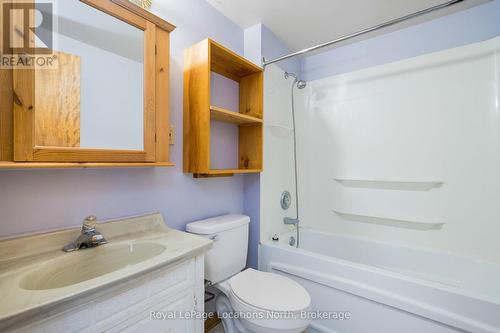 9038 County Rd 91 Road, Clearview, ON - Indoor Photo Showing Bathroom