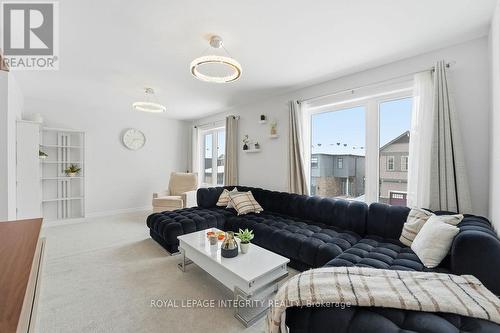 605 Enclave Lane, Clarence-Rockland, ON - Indoor Photo Showing Living Room