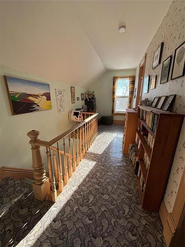 356 Cliff Street, Wawanesa, MB - Indoor Photo Showing Other Room
