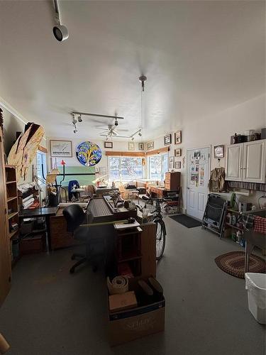 356 Cliff Street, Wawanesa, MB - Indoor