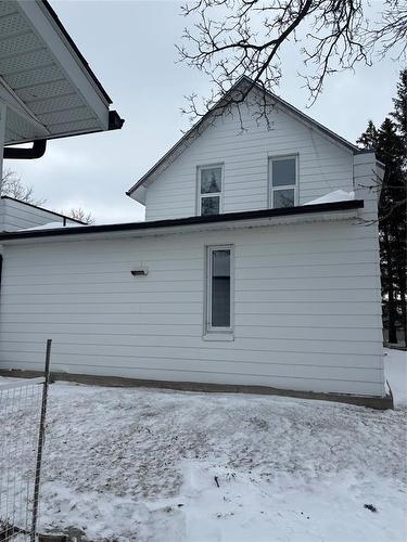 356 Cliff Street, Wawanesa, MB - Outdoor With Exterior