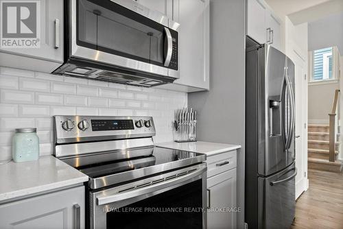 103 Pearce Street, Loyalist (Amherstview), ON - Indoor Photo Showing Kitchen